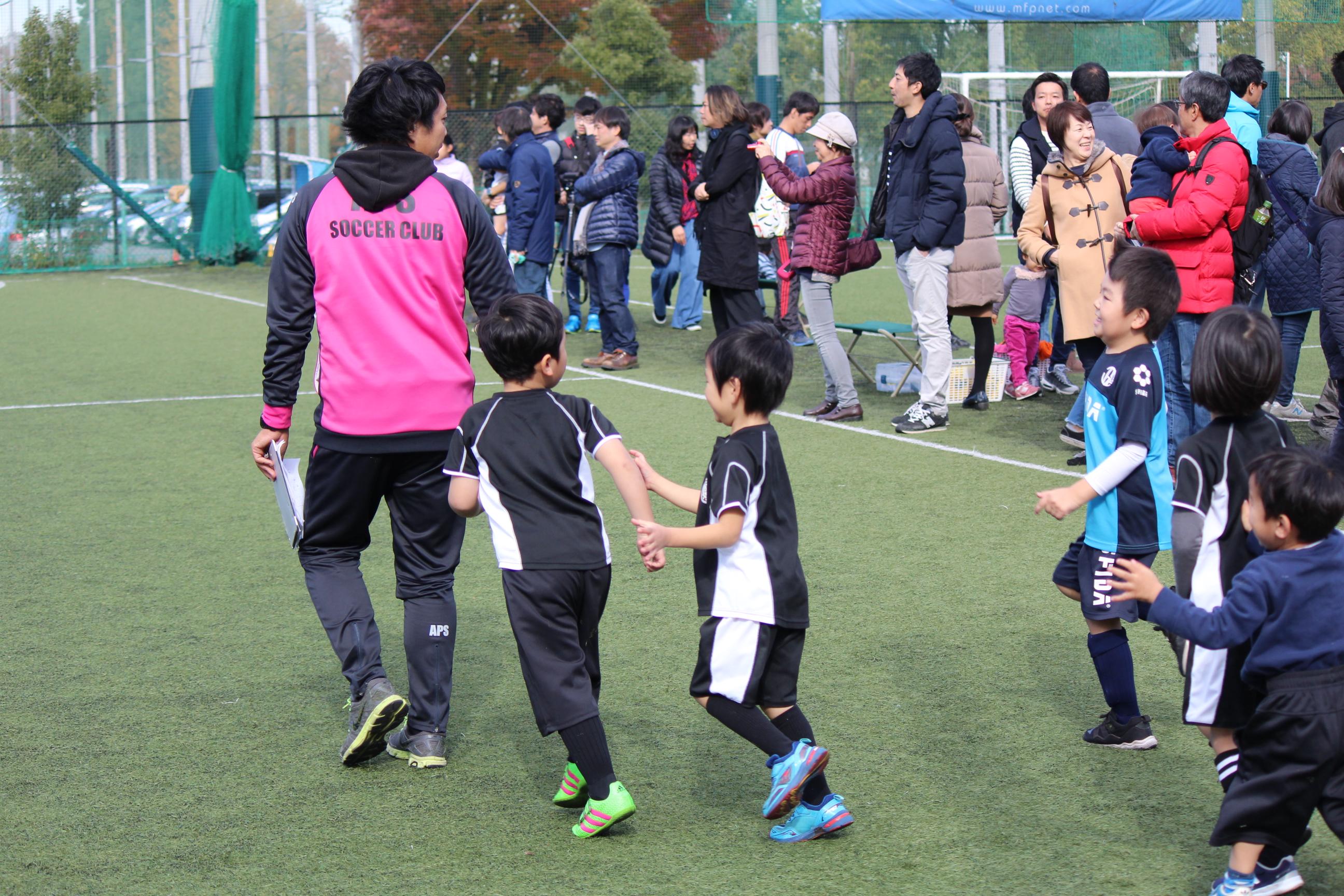 調布地区サッカースクール先生(コーチ)　アルバイト大募集！