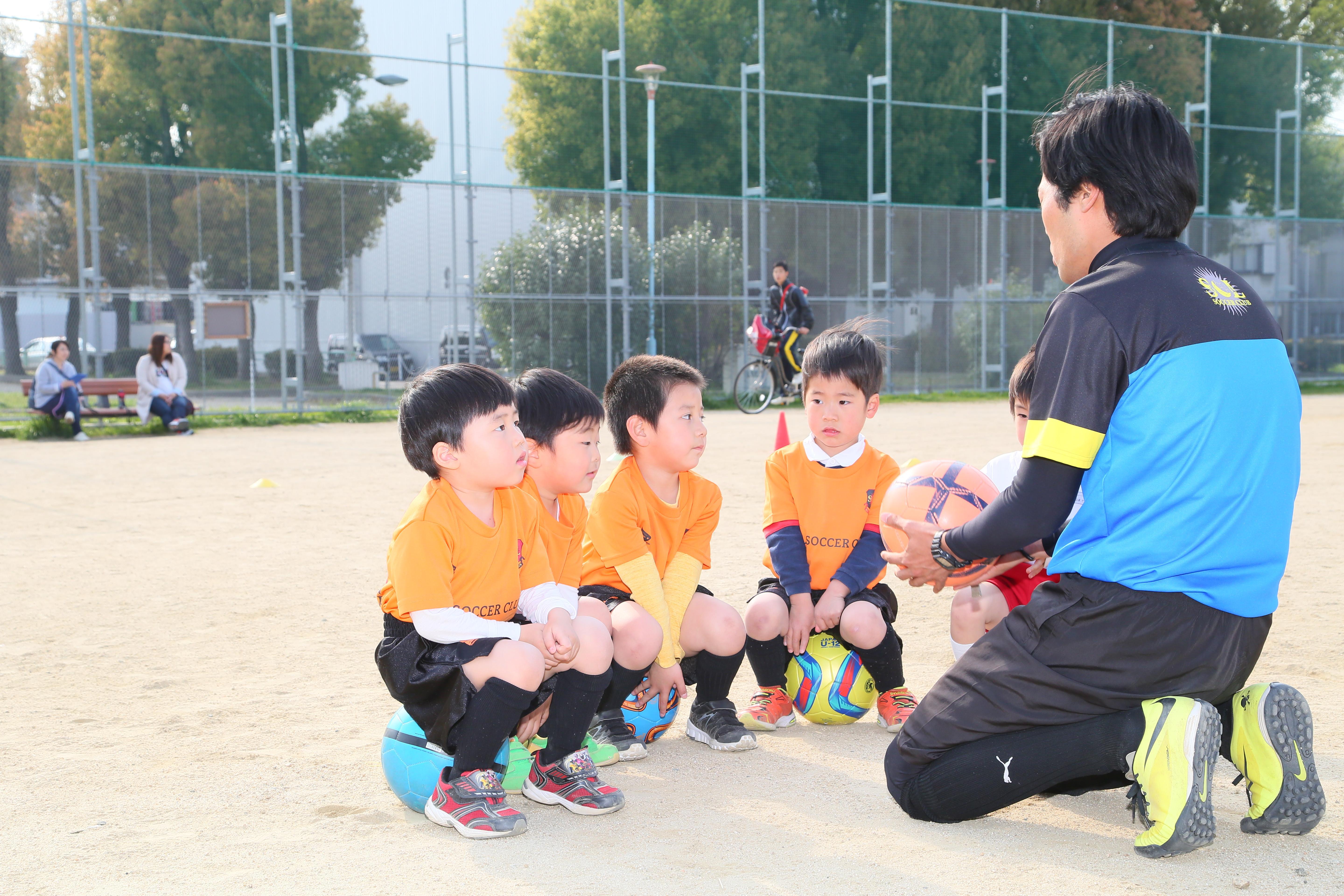 子供向けサッカー教室の運営・企画、コーチ、インストラクター