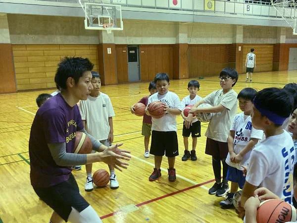 週1日から始めるバスケットボールコーチ｜未経験・副業歓迎！スタッフ求人