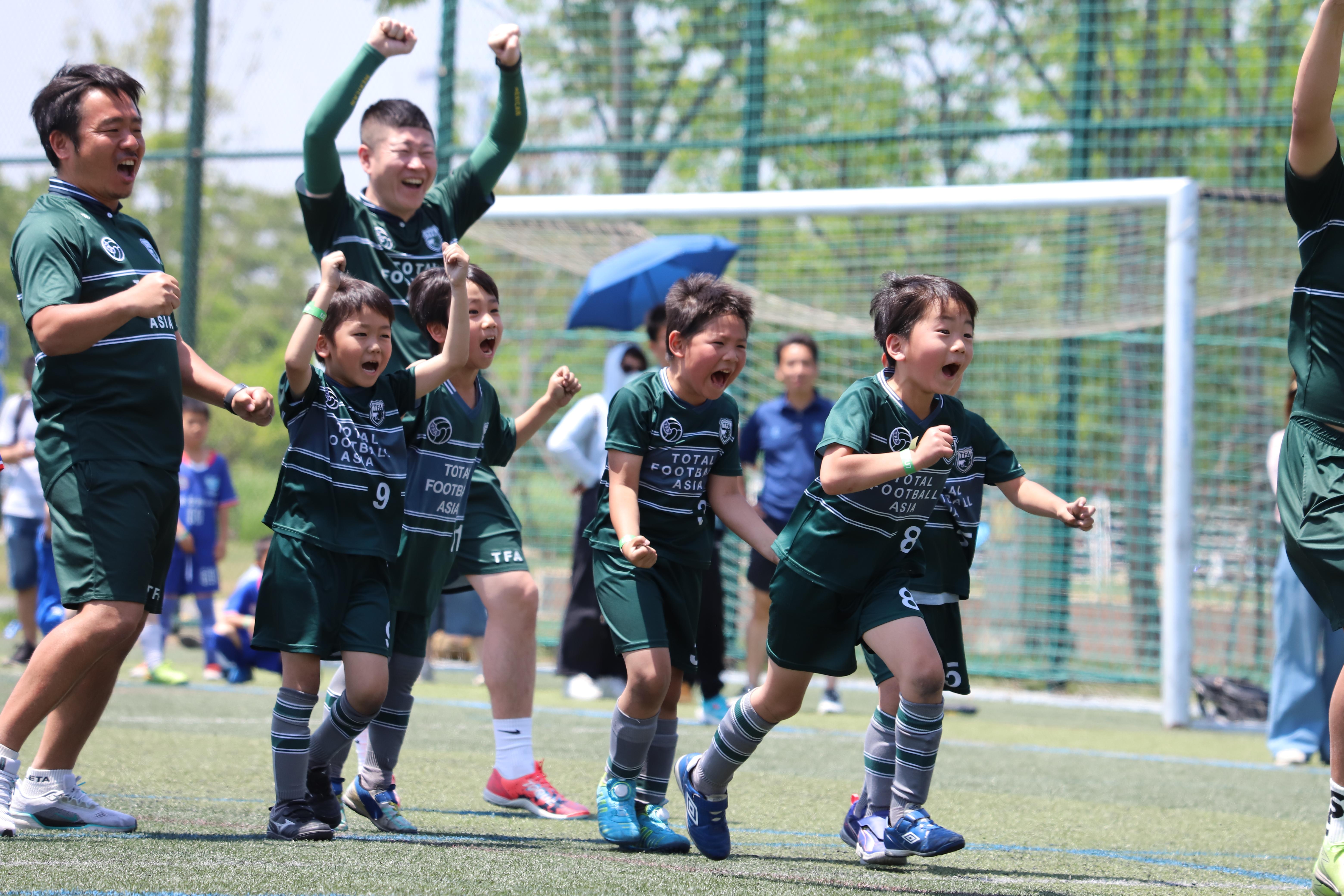 【急募】アジアで挑戦！未来を育てる指導者募集｜年俸500万円〜 ＋諸手当