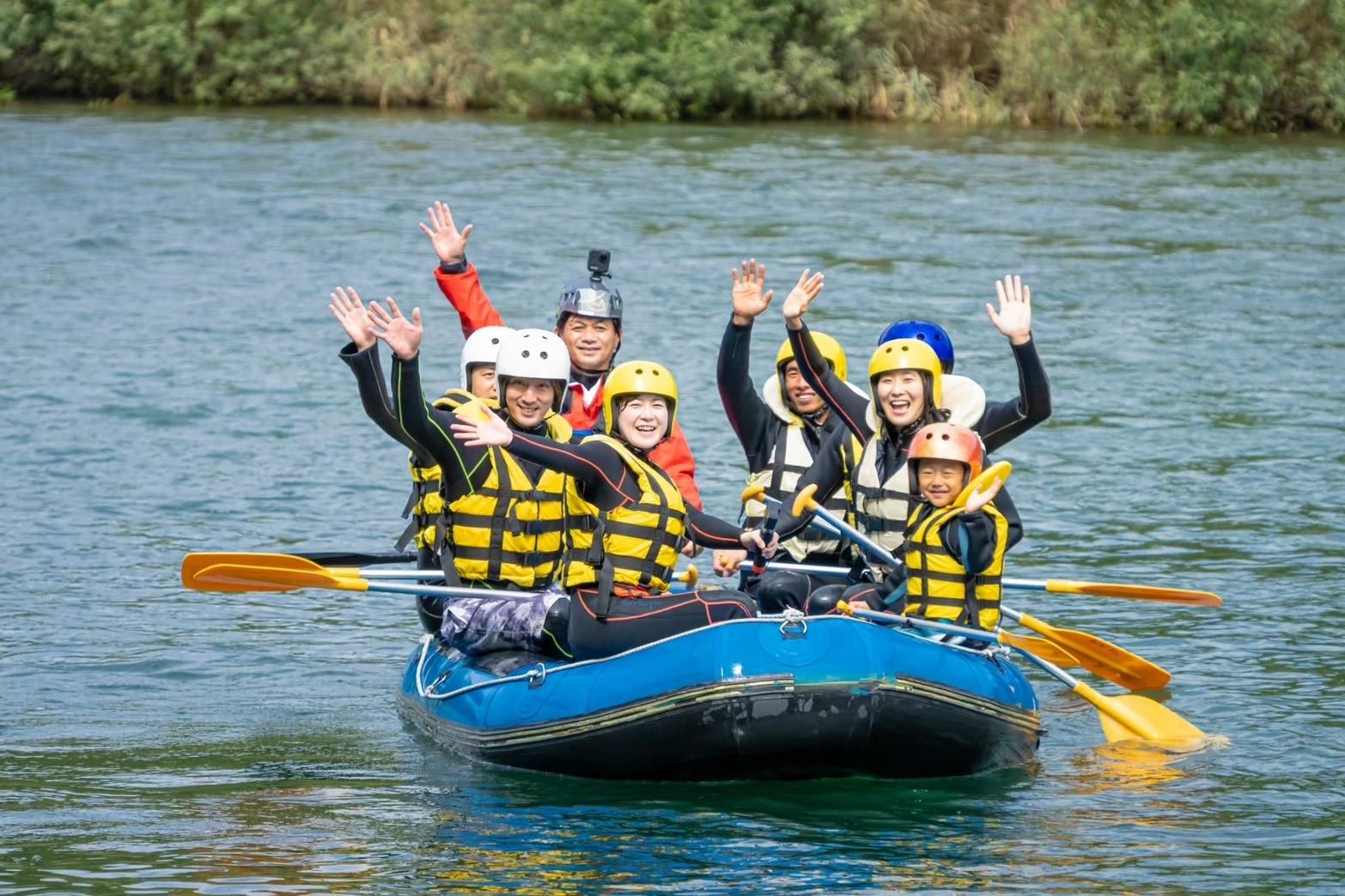 仕事も遊びも全力で！ラフティング・キャニオニングガイド募集！スタッフ求人