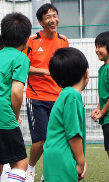サッカースクールアシスタントコーチ