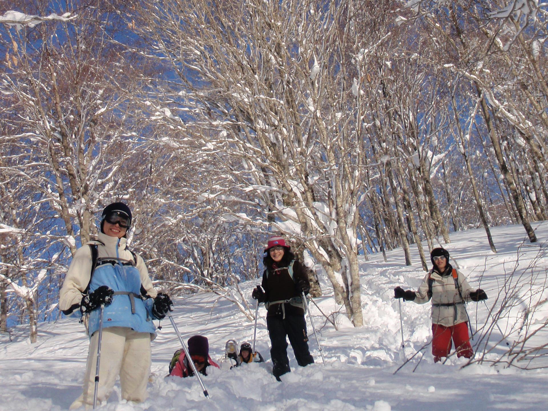 冬はスノーシューで雪上ハイク