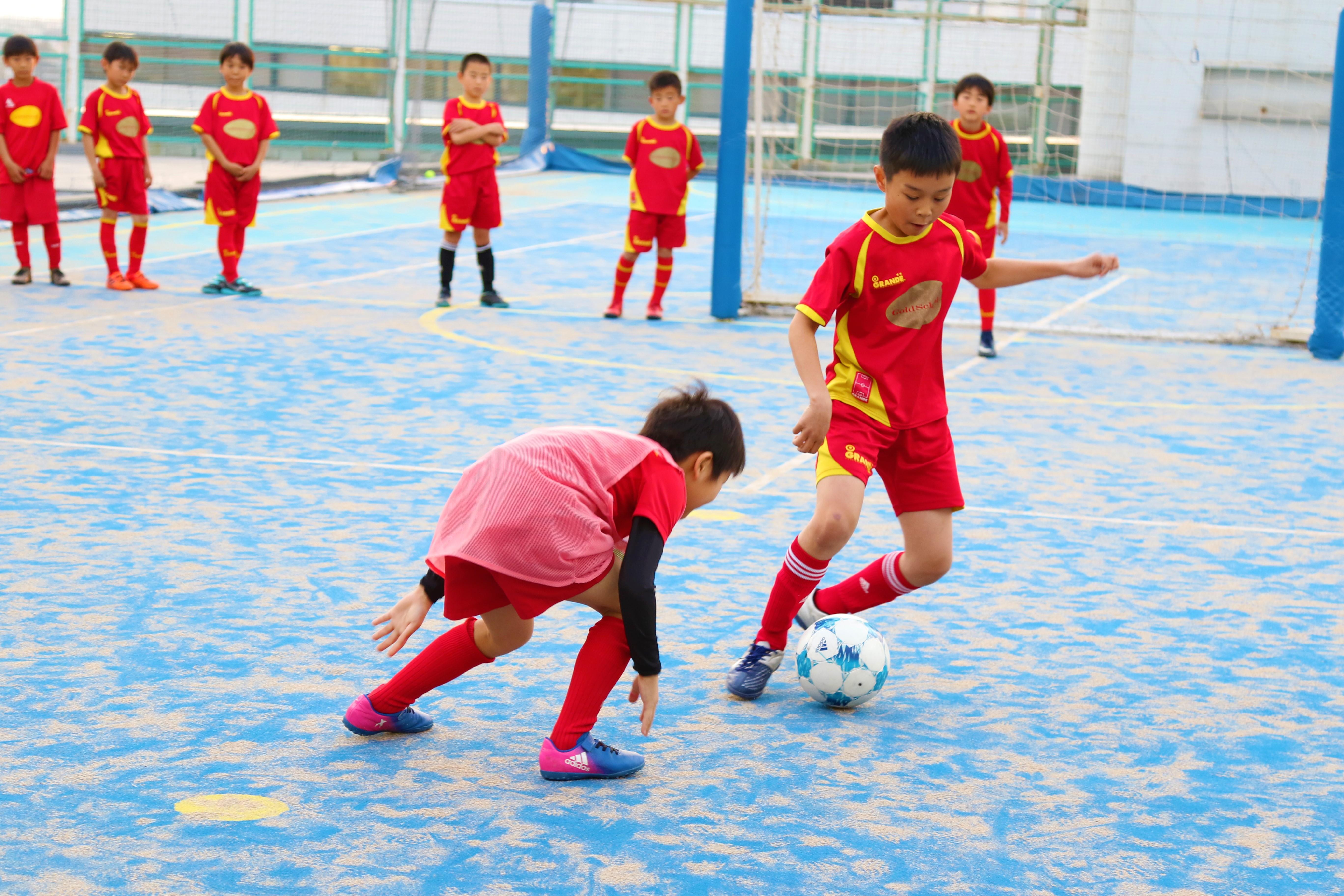 サッカースクールコーチ緊急募集！